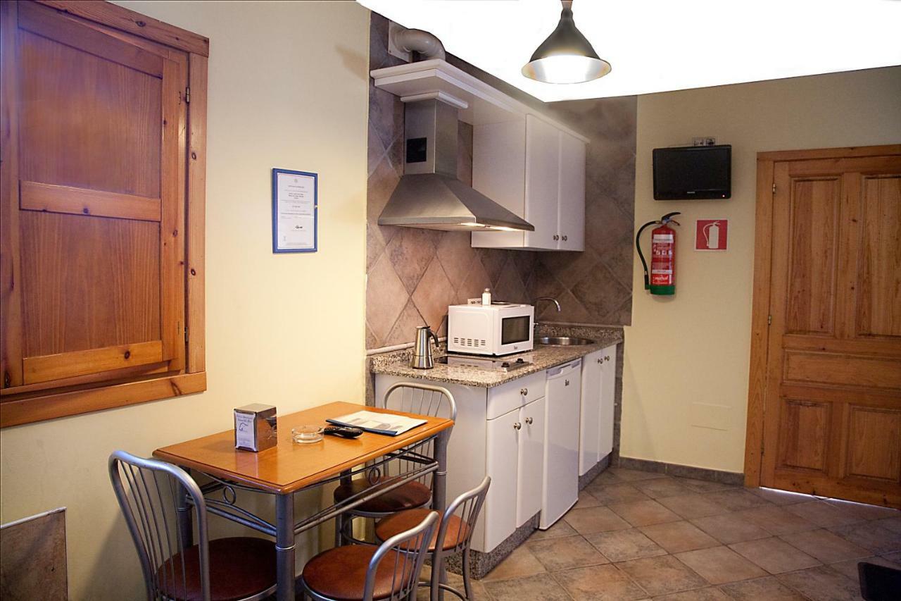 Apartamentos Cuevas Del Mar นูเอวา เด ยาเนส ภายนอก รูปภาพ