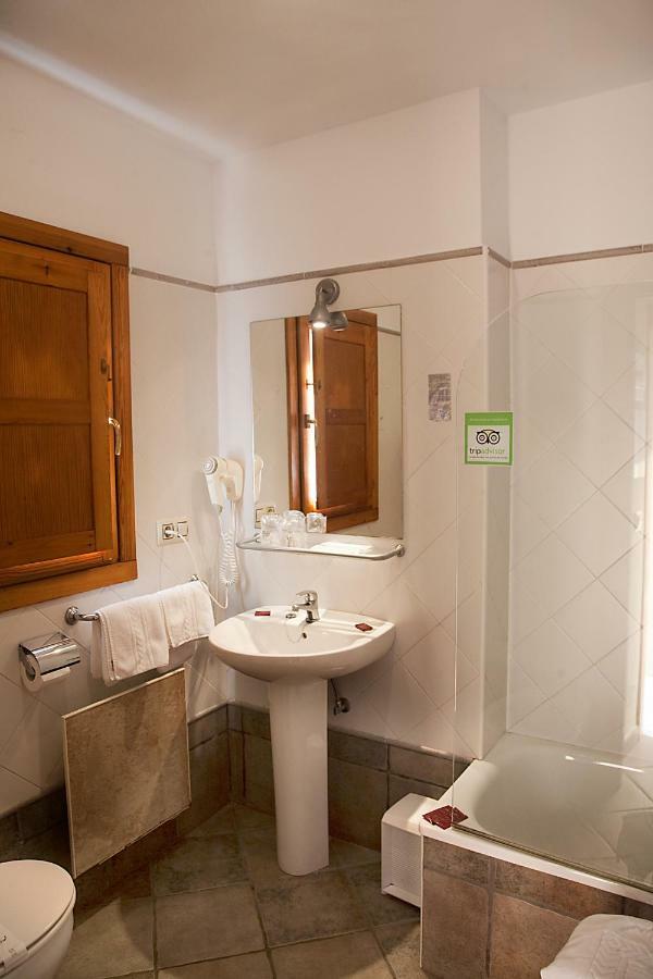 Apartamentos Cuevas Del Mar นูเอวา เด ยาเนส ภายนอก รูปภาพ
